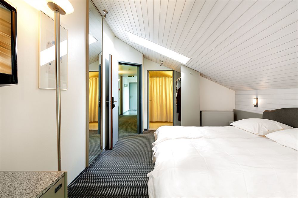 Hotel Fly Away クローテン エクステリア 写真