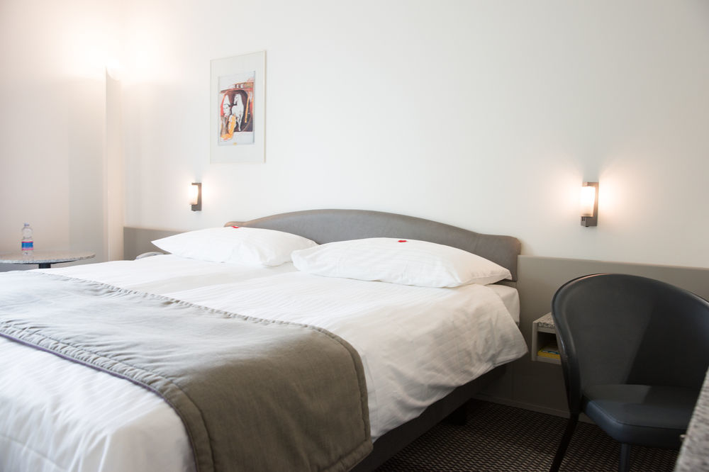 Hotel Fly Away クローテン エクステリア 写真